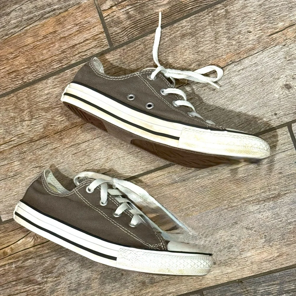 Converse Shoes​​